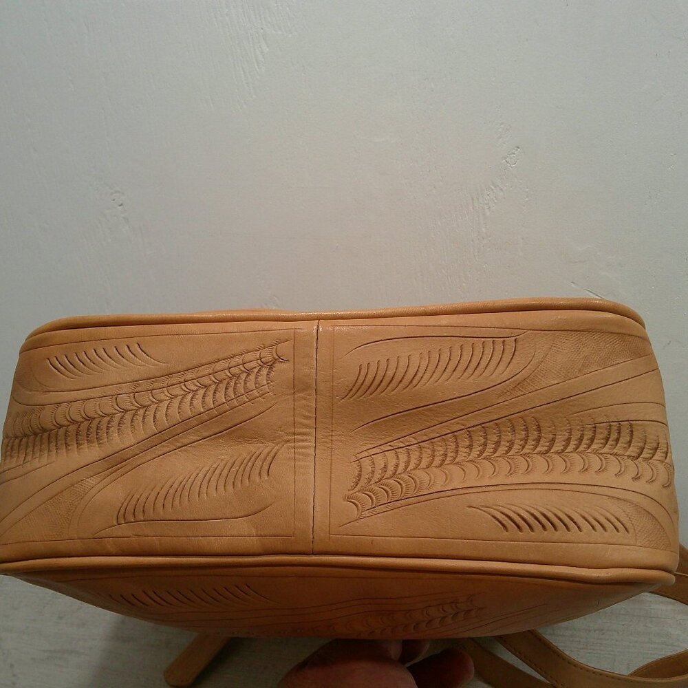 Quality Handcrafted Natural Labrado Minimalist Design Leather Tote - Picture 10 of 14